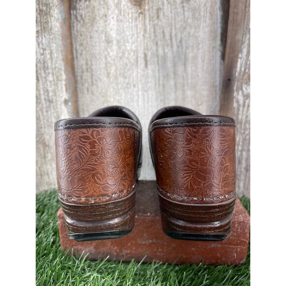 Dansko XP Professional Clogs Brown Tooled Floral Leather Clogs EU38 Women's 7.5 - Picture 5 of 8